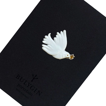 Брошь ручной работы Фарфор Булыгина «Голубка Пикассо», бело-золотистая, фото 4.