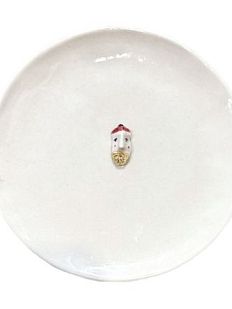 Тарелка ручной работы с фигуркой Лицо, белая, полуфарфор, 19,5 см