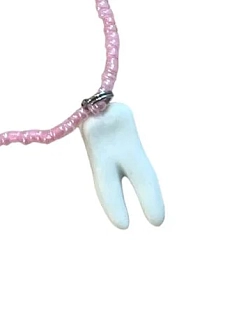 Подвеска ручной работы из бисера «Зуб», керамика