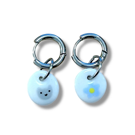 Серьги-конго Радость Рядом «Голубой цветочек и мордочка», полимерная глина, белые, фото 2.