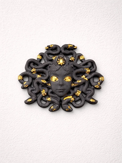 Брошь ручной работы Фарфор Булыгина «Медуза Горгона», черно-золотистая, фото 2.