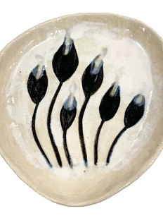 Блюдце ручной работы Катибо Чёрно-синие бутоны, керамика, 14 см