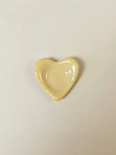 Блюдце ручной работы Августа в виде сердечка, жёлтое, керамика, 6 см