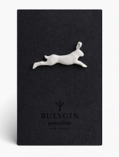 Брошь ручной работы Фарфор Булыгина «Заяц», бело-серебристая