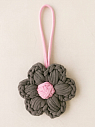 Вязаный обвес «Цветок», тёмно-серый, 10 см, превью фото 1