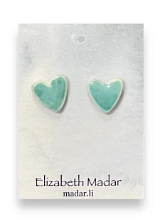 Серёжки-гвоздики ручной работы Elizabeth Madar Сердечки, керамика, светло-зелёные