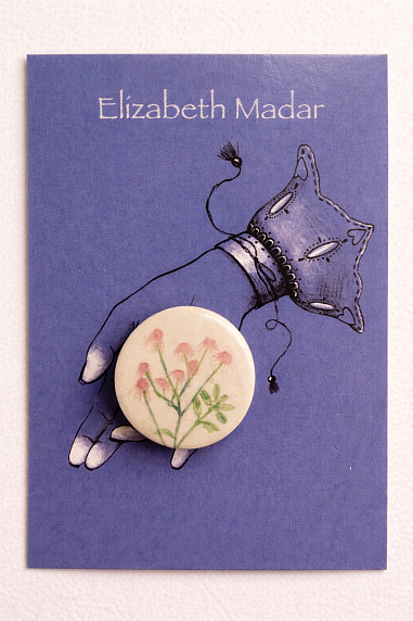 Брошь ручной работы Elizabeth Madar Оттиск трав с розовым цветком № 1, керамика, фото 2.