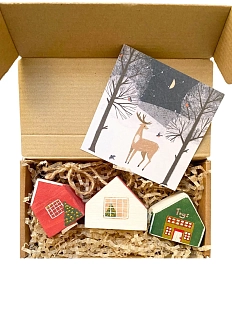 Подарочный набор с елочными игрушками ручной работы и открыткой