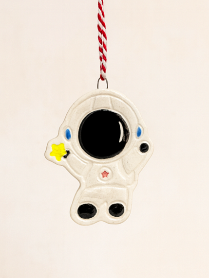 Игрушка на ёлку «Космонавт со звездой», керамика, фото 1.