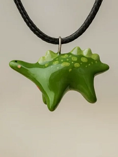 Подвеска ручной работы Боттери керамика с динозавром «‎Стегозавр»‎, тёмно-зелёный, керамика