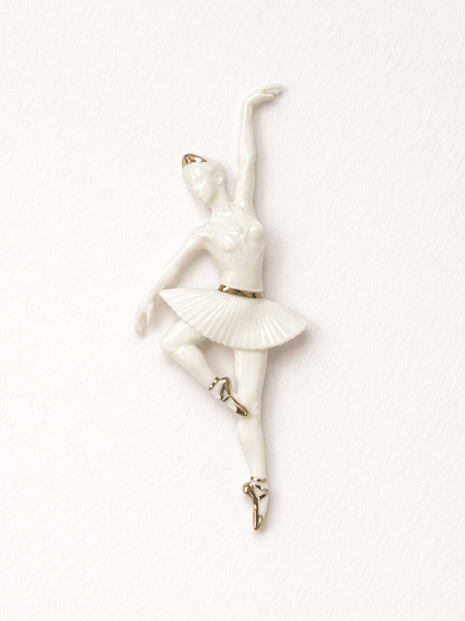 Брошь ручной работы Bulygin «Балерина Па №1», фарфор, бело-серебристая, фото 2.