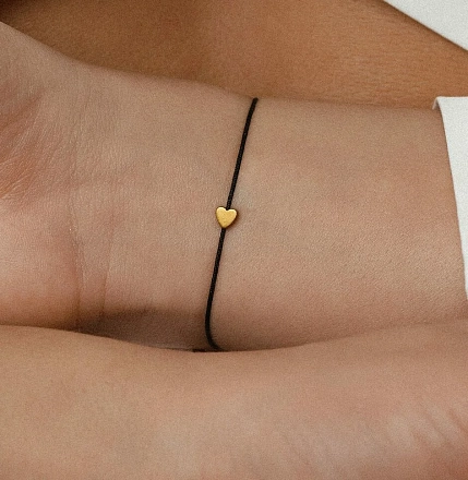 Браслет Something Special золотистое сердце mini на черной нити, фото 2.