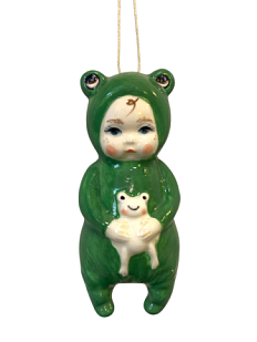 Ёлочная игрушка из фарфора «Малыш в костюме лягушонка», 10 см