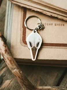 Брелок «Птичий череп», дерево