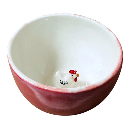 Кружка ручной работы Маковка с фигуркой внутри «Курочка», розовая, 300 мл, круглая, фото 2.