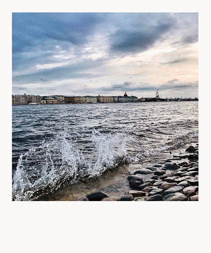 Открытка Маргарита Голуб «Набережная», фото 1.