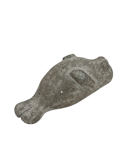 Бетонная статуэтка Легенда о розе «Тюлень», серая, фото 2.