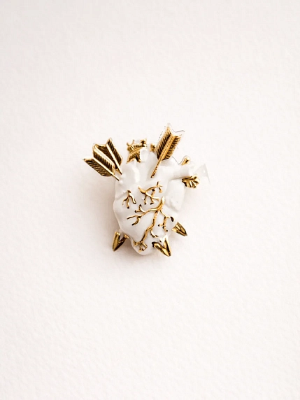 Брошь ручной работы Фарфор Булыгина «Разбитое сердце», бело-золотистая, фото 6.