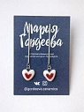 Серёжки-гвоздики Мария Гордеева Сердечки, на планке, керамика, красные с белым, превью фото 1