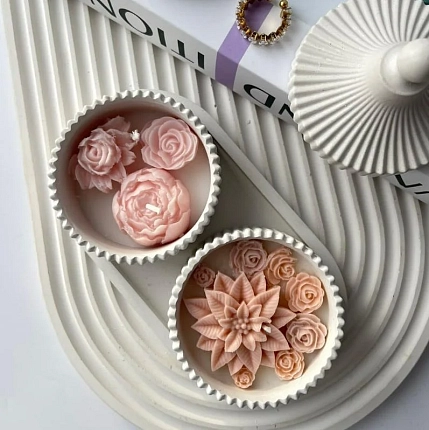 Подарочный набор с двумя шкатулками с цветочными свечами, фото 1.