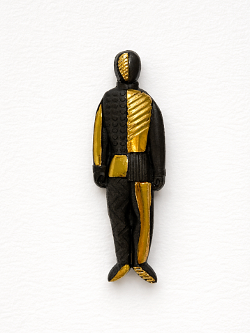 Брошь ручной работы Фарфор Булыгина «Малевич №2», чёрно-золотистая, фото 2.