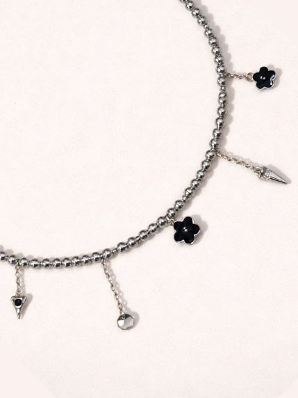 Чокер Мигетт «Цветочки» из тёмного гематита с подвесками, фото 1.