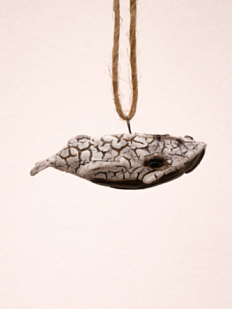 Подвеска интерьерная ручной работы Керам_По «Кит», белая, 7,5 см