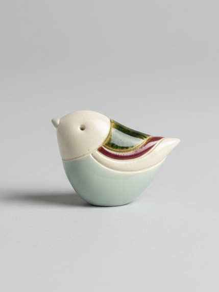 Брошь ручной работы «Снегирь», бело-голубая, керамика, фото 1.