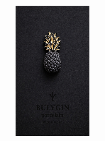 Брошь ручной работы Фарфор Булыгина «Ананас», чёрно-серебристая, фото 3.