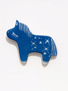 Брошь ручной работы Лошадка со звёздами, синяя, керамика