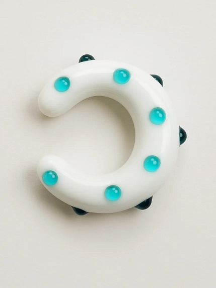 Кафф Лампджой глянцевый, стекло, белый в объёмный горошек, фото 1.