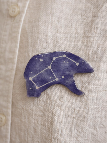 Брошь ручной работы Космическая медведица, синяя, керамика, фото 2.