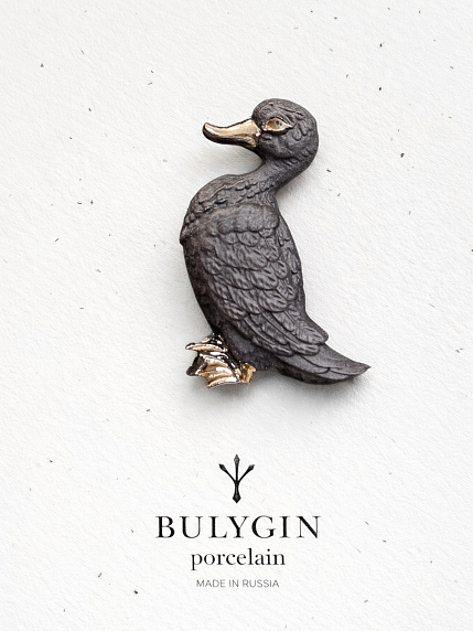 Брошь ручной работы Bulygin «Уточка», фарфор, чёрно-серебристая, фото 1.