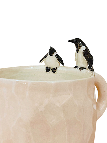 Кружка ручной работы с фигурками «Пингвины», нежно-розовая, керамика, 400 мл, фото 2.