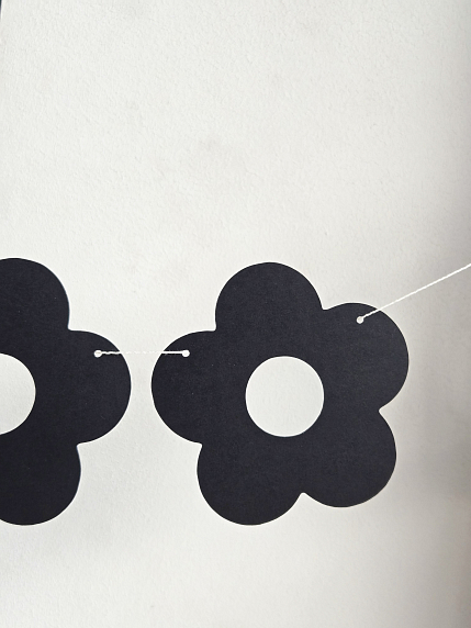 Гирлянда Адастра «Ромашки», черная, картон, 240 г/м², фото 3.