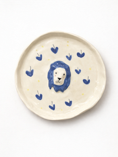 Тарелка ручной работы с фигуркой Лев с синими сердечками, полуфарфор, 13 см