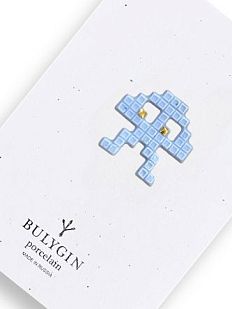 Брошь ручной работы Bulygin «Захватчик», голубая, фарфор