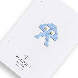Брошь ручной работы Bulygin «Захватчик», голубая, фарфор