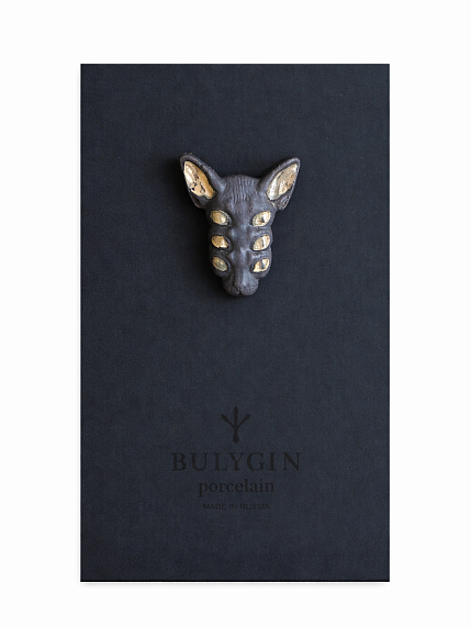Брошь ручной работы Bulygin «Кошка 6 глаз», фарфор, чёрно-золотистая, фото 3.