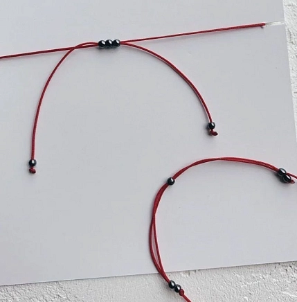 Браслет Something Special язык Морзе «В ресурсе» на красной нити, фото 4.