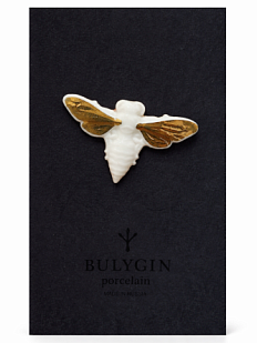 Брошь ручной работы Bulygin «Пчела», фарфор, бело-золотистая