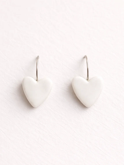 Серьги Elizabeth Madar Сердечки, керамика, молочные, фото 1.