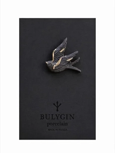 Брошь ручной работы Фарфор Булыгина «Ласточка», чёрно-золотистая
