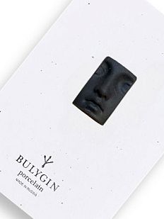 Брошь ручной работы Bulygin «Античный нос», чёрная, фарфор