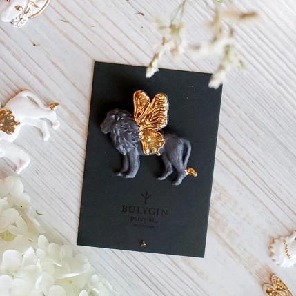 Брошь ручной работы Фарфор Булыгина «Лев», чёрно-золотистая, фото 6.