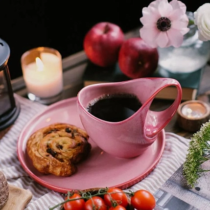 Скандинавская плоская тарелка ручной работы Велес «Поцелуй Арвен», фарфор, 24 см, фото 1.