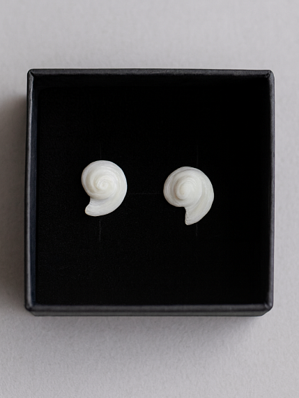 Сережки-гвоздики «Ракушки-завитки», белые, фарфор, в ассортименте, фото 2.