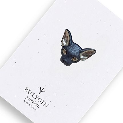 Брошь ручной работы Bulygin «Кошка», фарфор, чёрно-серебристая, фото 1.