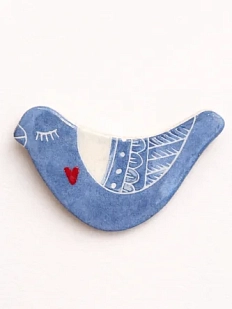 Брошь ручной работы Elizabeth Madar Голубка с сердечком, голубая, керамика