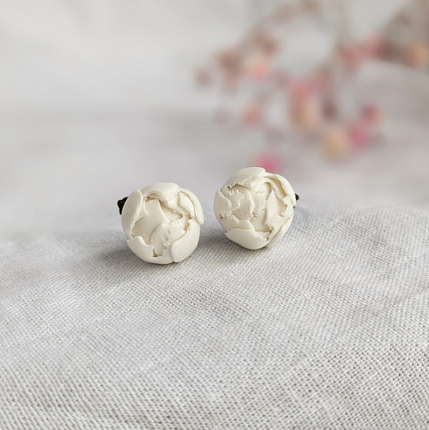 Серьги-гвоздики «Пион», полимерная глина, белые, фото 3.